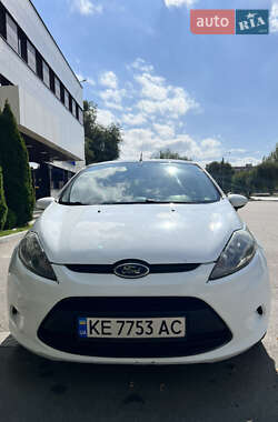 Хэтчбек Ford Fiesta 2012 в 