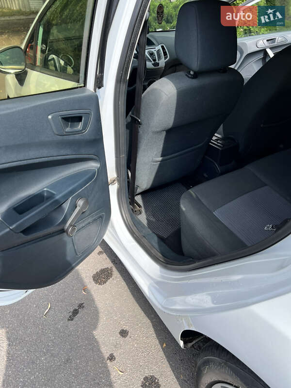 Хэтчбек Ford Fiesta 2012 в Днепре
