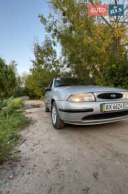 Хэтчбек Ford Fiesta 1997 в 