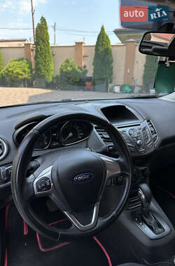 Хэтчбек Ford Fiesta 2016 в 