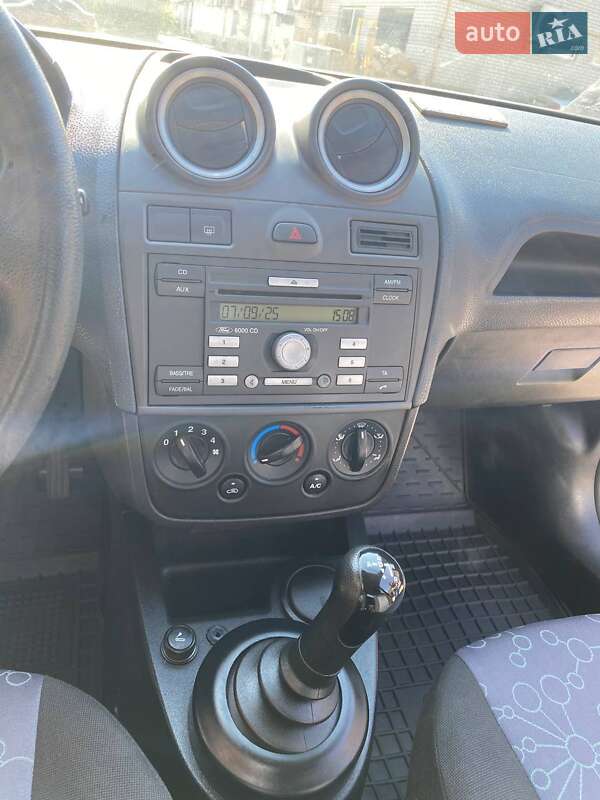 Хэтчбек Ford Fiesta 2008 в Каменском
