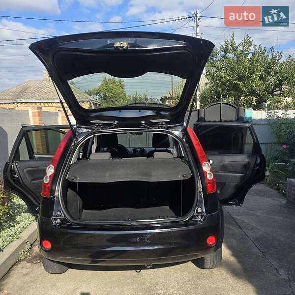 Хэтчбек Ford Fiesta 2006 в Кропивницком