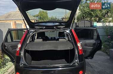 Хэтчбек Ford Fiesta 2006 в 