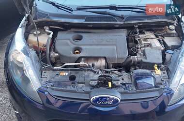 Хэтчбек Ford Fiesta 2011 в 