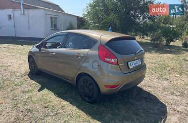 Хэтчбек Ford Fiesta 2012 в 