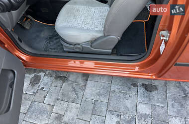 Хэтчбек Ford Fiesta 2003 в 