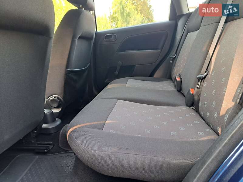 Хэтчбек Ford Fiesta 2005 в Бердичеве