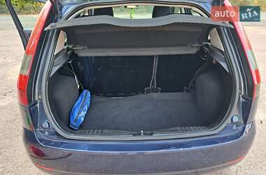 Хэтчбек Ford Fiesta 2005 в 