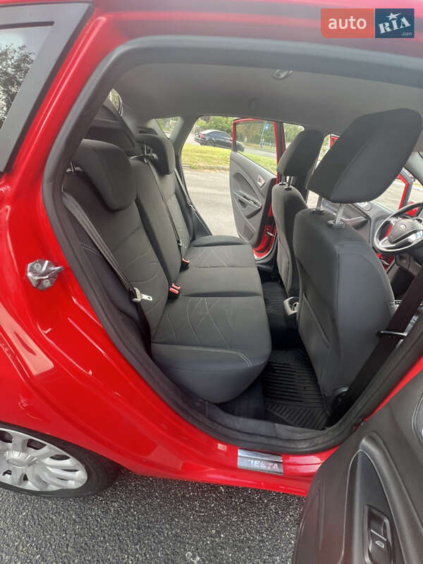 Седан Ford Fiesta 2016 в Киеве фото 19 Седан Ford Fiesta 2016 в Киеве