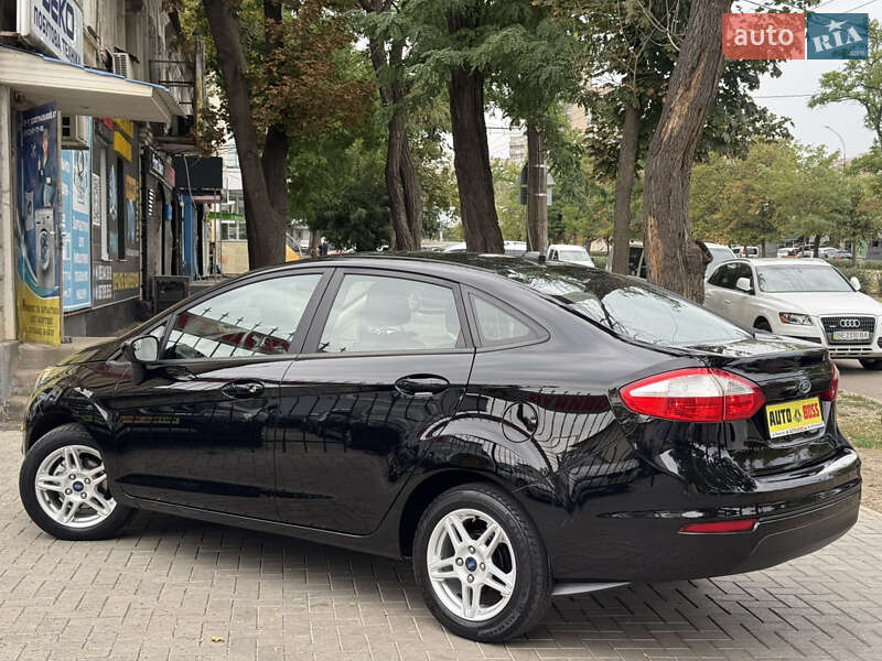 Седан Ford Fiesta 2018 в Николаеве