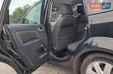Хэтчбек Ford Fiesta 2005 в 
