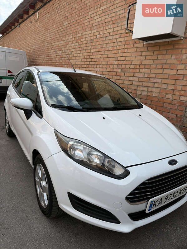 Хэтчбек Ford Fiesta 2014 в Виннице