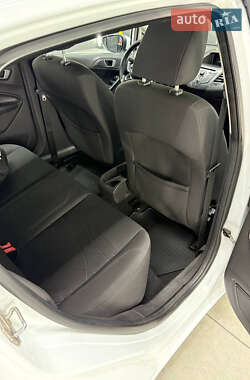 Хэтчбек Ford Fiesta 2014 в 