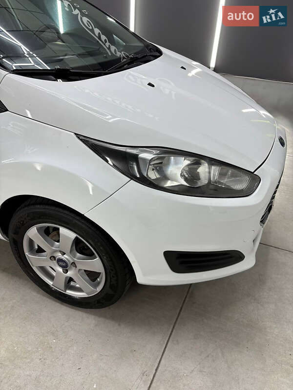 Хэтчбек Ford Fiesta 2014 в Виннице