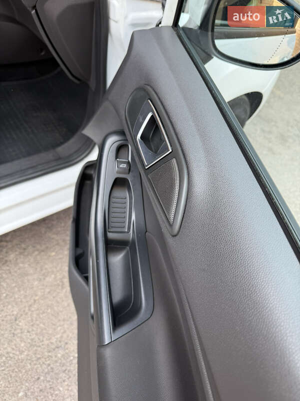 Хэтчбек Ford Fiesta 2014 в Виннице