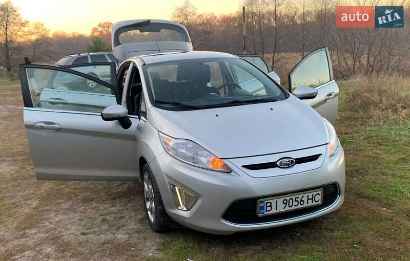 Хэтчбек Ford Fiesta 2011 в Полтаве фото 3 Хэтчбек Ford Fiesta 2011 в Полтаве