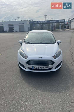 Седан Ford Fiesta 2015 в Запорожье