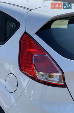 Хэтчбек Ford Fiesta 2013 в 