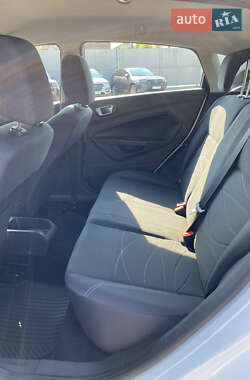 Хэтчбек Ford Fiesta 2013 в 