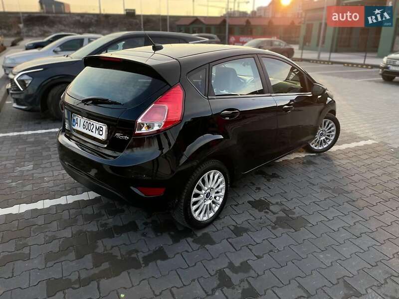 Хетчбек Ford Fiesta 2016 в Хмельницькому