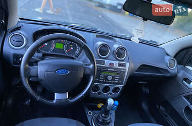 Хэтчбек Ford Fiesta 2008 в 