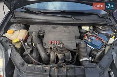 Хэтчбек Ford Fiesta 2006 в 