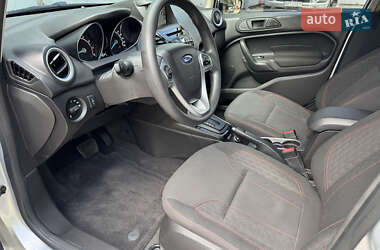 Хэтчбек Ford Fiesta 2017 в 