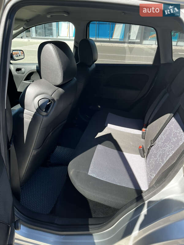 Хэтчбек Ford Fiesta 2006 в Киеве