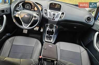 Хэтчбек Ford Fiesta 2011 в 