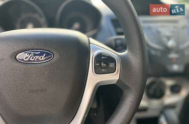 Хэтчбек Ford Fiesta 2017 в 