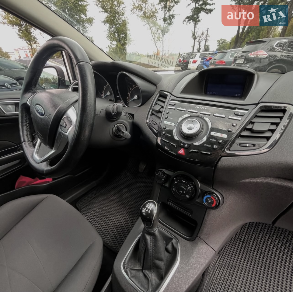 2013 Ford Fiesta - мініатюра 31