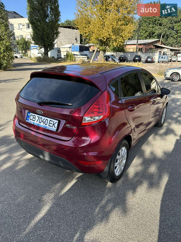 Хэтчбек Ford Fiesta 2010 в Чернигове фото 5 Хэтчбек Ford Fiesta 2010 в Чернигове