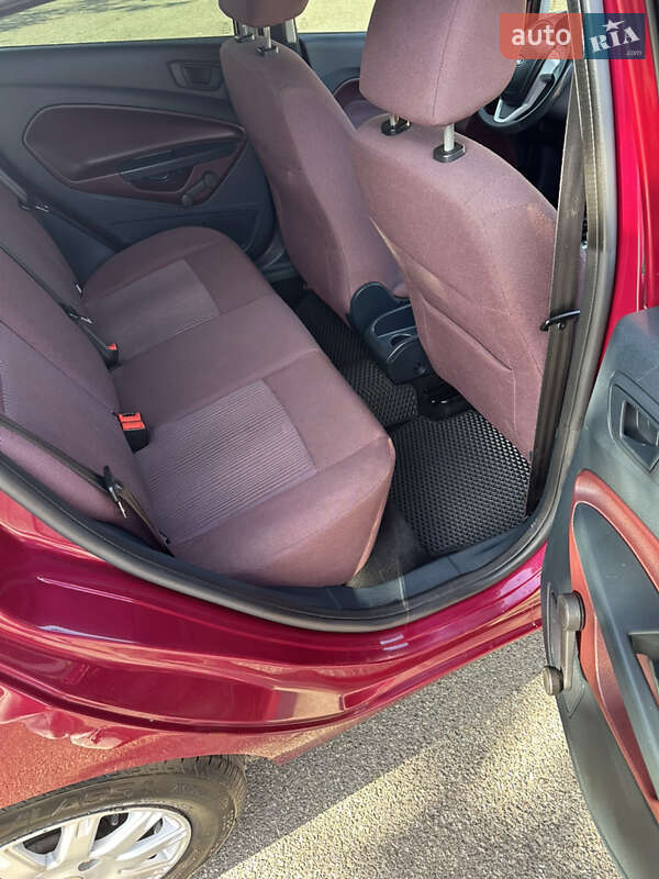 Хэтчбек Ford Fiesta 2010 в Чернигове фото 8 Хэтчбек Ford Fiesta 2010 в Чернигове