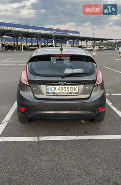 Хэтчбек Ford Fiesta 2016 в 