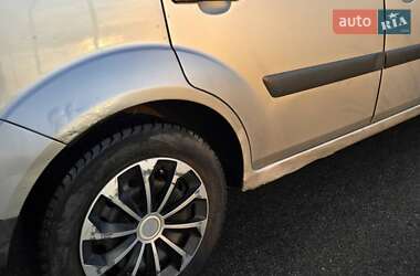 Хэтчбек Ford Fiesta 2008 в 