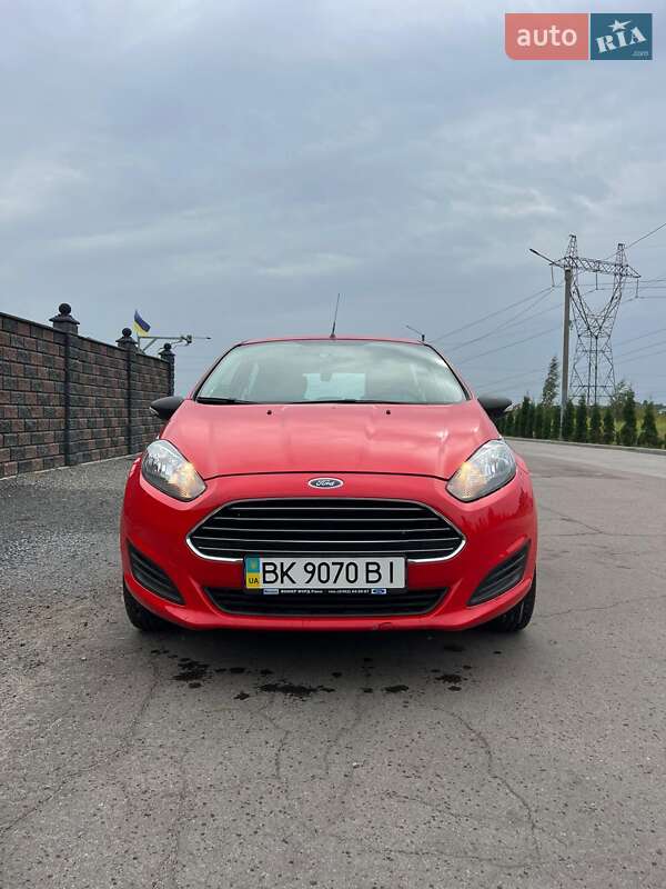 Хэтчбек Ford Fiesta 2013 в Сарнах