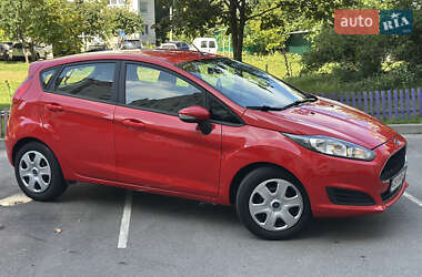 Хетчбек Ford Fiesta 2016 в 