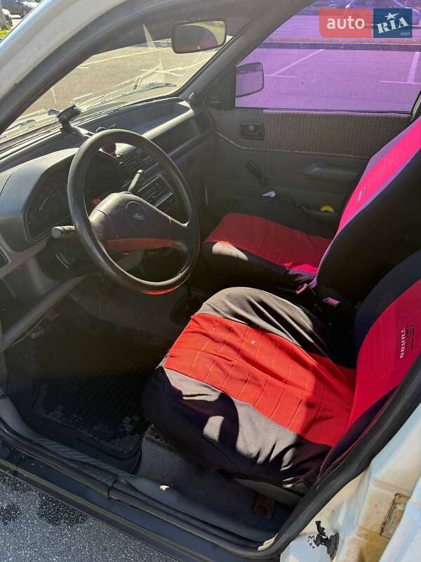 Хэтчбек Ford Fiesta 1989 в Киеве фото 5 Хэтчбек Ford Fiesta 1989 в Киеве