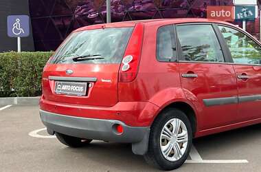 Хэтчбек Ford Fiesta 2007 в 