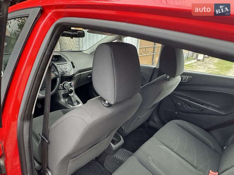 Хэтчбек Ford Fiesta 2015 в Фастове фото 2 Хэтчбек Ford Fiesta 2015 в Фастове