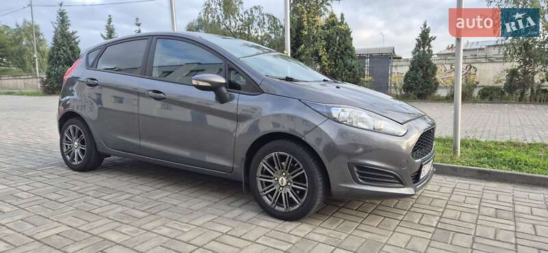 Хэтчбек Ford Fiesta 2016 в 