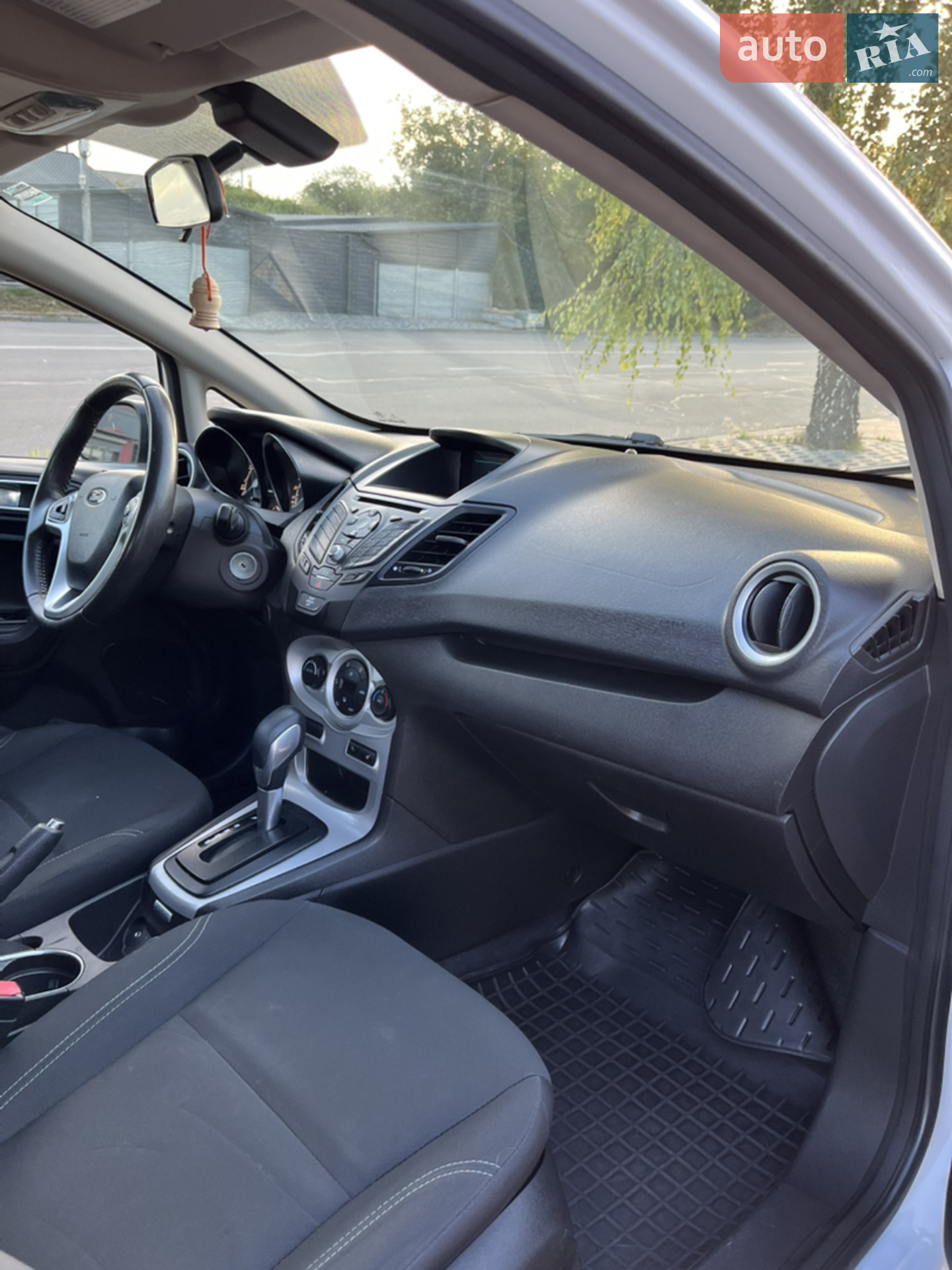 2015 Ford Fiesta - мініатюра 17