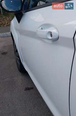 Хэтчбек Ford Fiesta 2013 в 