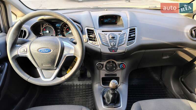 Хэтчбек Ford Fiesta 2013 в Киеве фото 16 Хэтчбек Ford Fiesta 2013 в Киеве