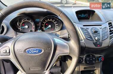 Хетчбек Ford Fiesta 2013 в 