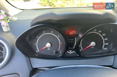 Хэтчбек Ford Fiesta 2012 в 