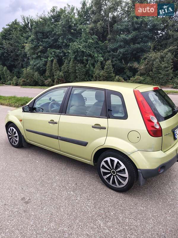 Хэтчбек Ford Fiesta 2007 в Львове