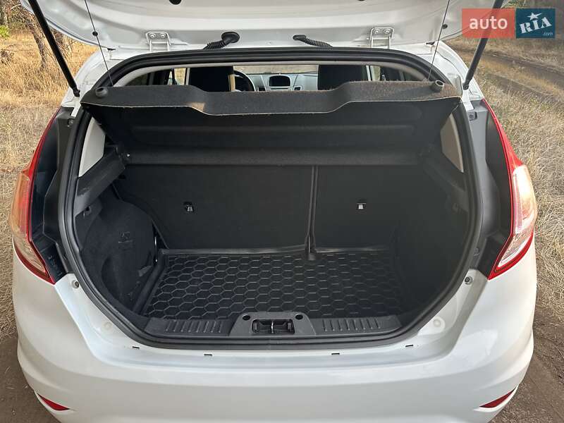 Хэтчбек Ford Fiesta 2013 в Доманевке