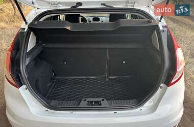 Хэтчбек Ford Fiesta 2013 в 