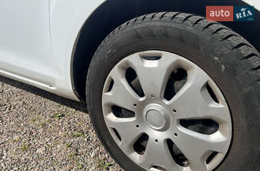 Хэтчбек Ford Fiesta 2011 в 